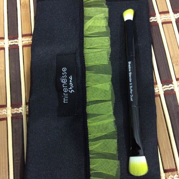 🐘 Mirenesse Vegan Shadow Blender Buffet duet Brush - Picture 6 of 6